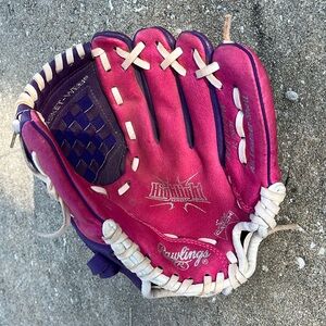 Rawlings girls baseball glove